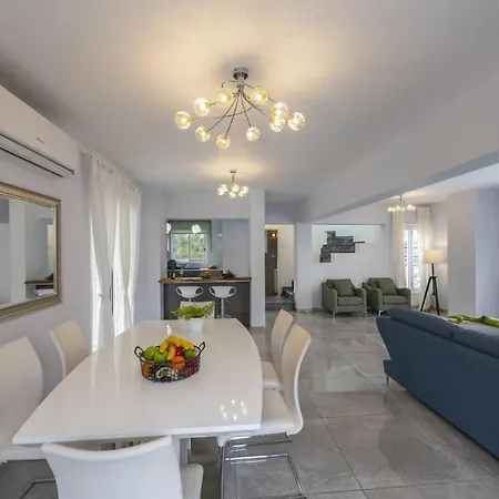 Your Beautiful Holiday Minutes From The Beach, 1492 Protaras